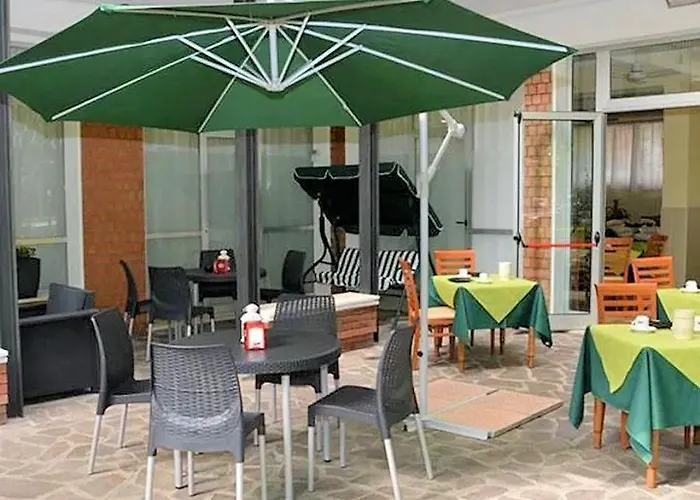 فندق Week-end تْشيزيناتيكو