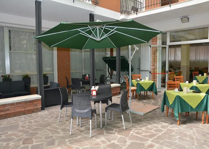 Week-end فندق تْشيزيناتيكو